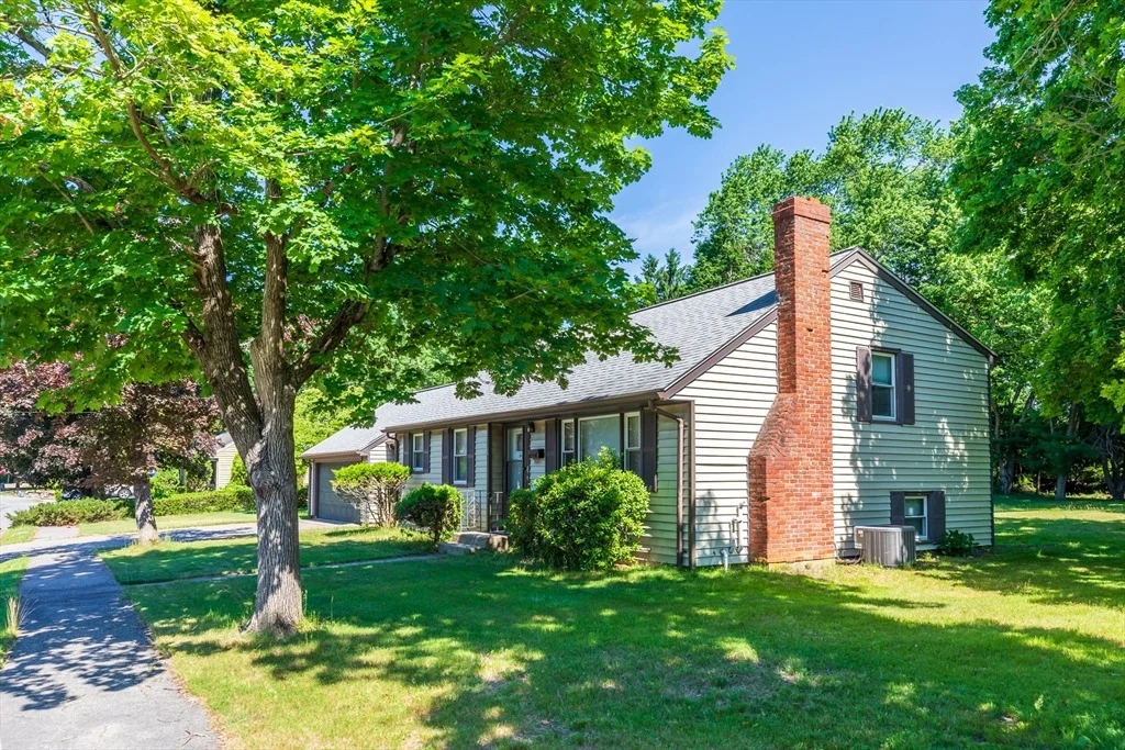 Photo of 65 Margaret Dr