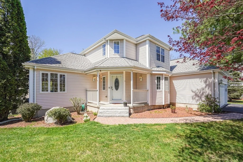 Photo of 9 Cardinal Cir