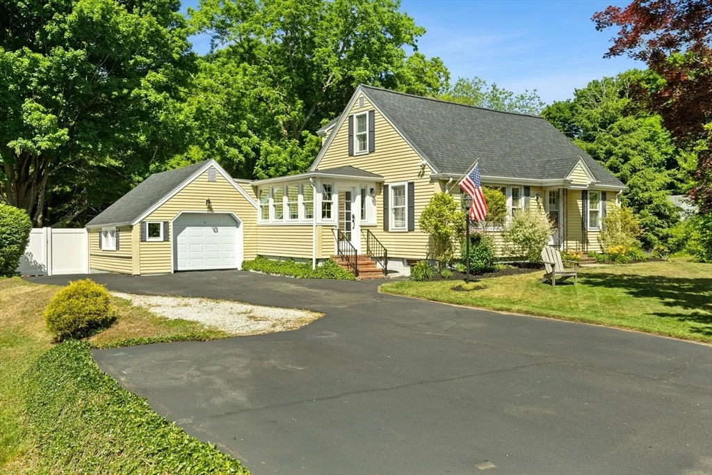 Photo of 66 Center St