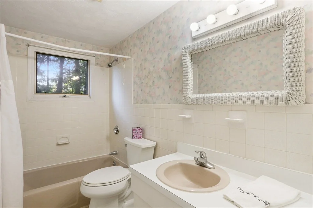 Photo of 8 Glenn Dr