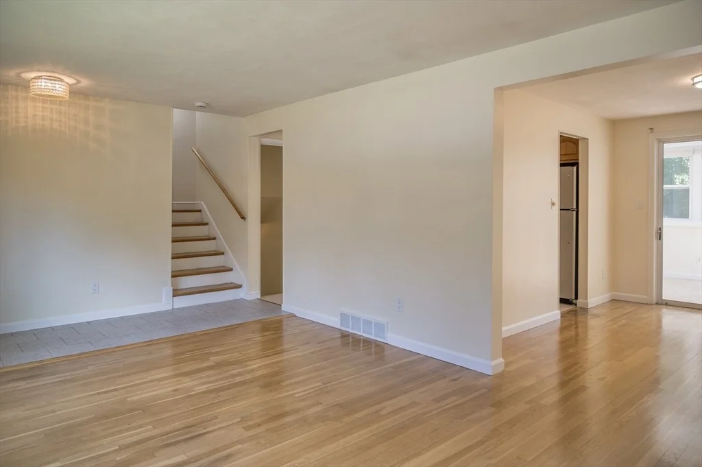 Photo of 21 Debra Ln