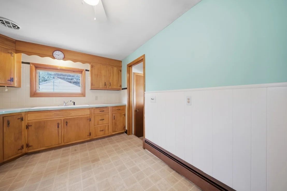 Photo of 44 Memorial Dr