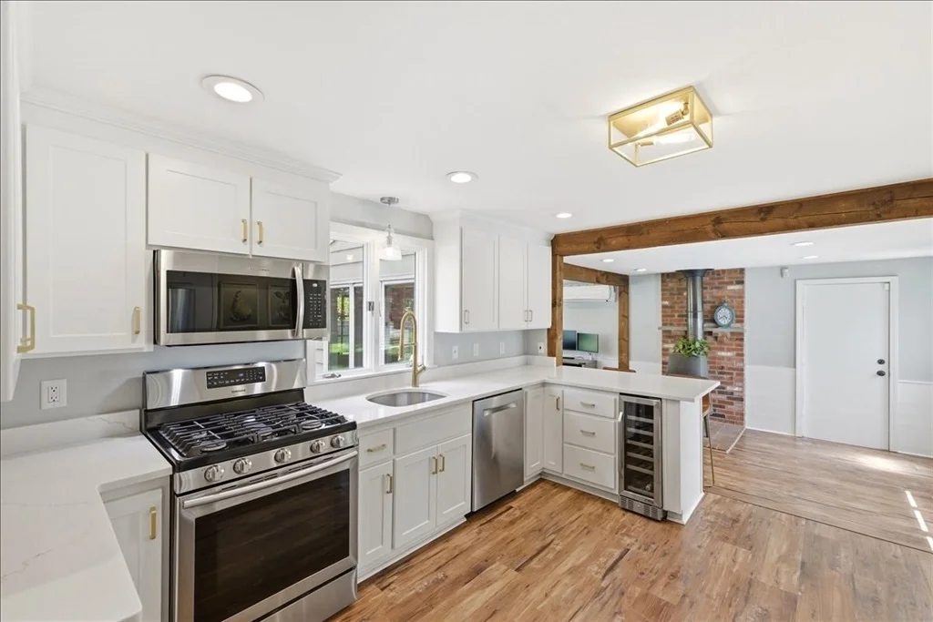 Photo of 560 Common St