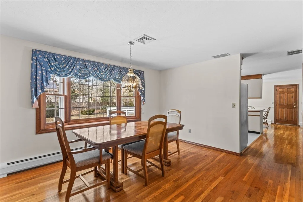 Photo of 363 Prince Hinckley Rd