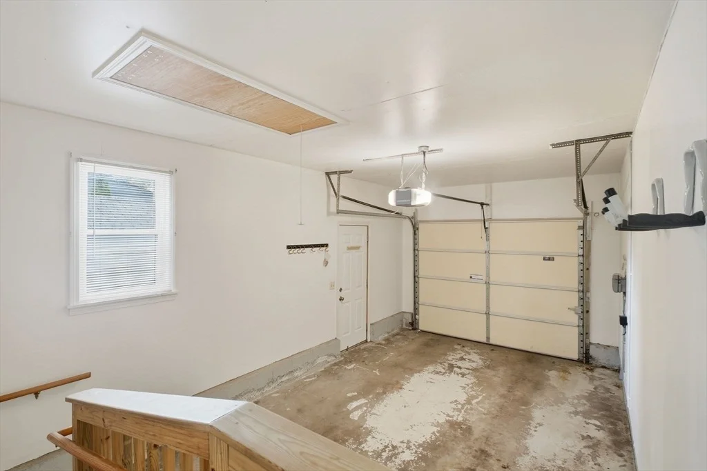 Photo of 221 Glenoak Dr