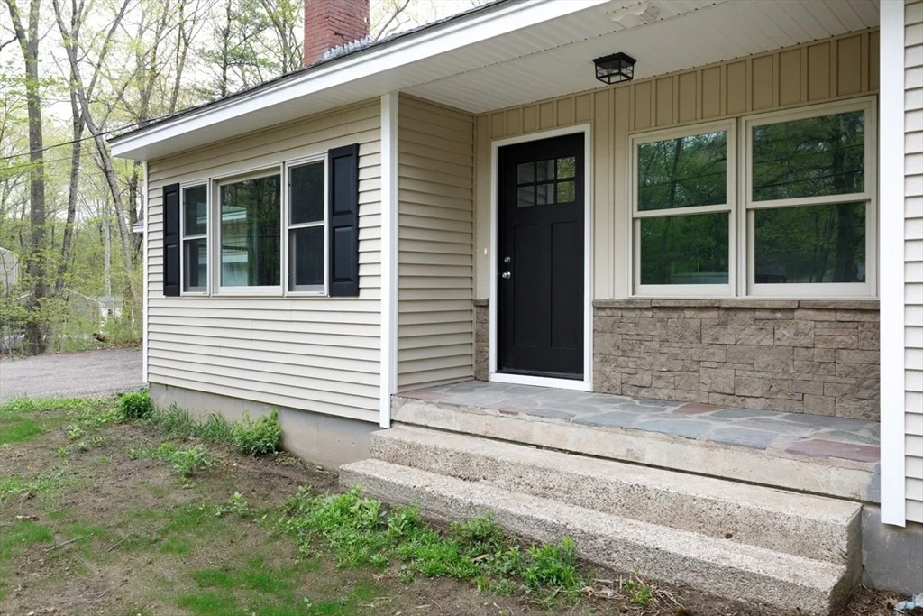 Photo of 50 Piscataqua Rd