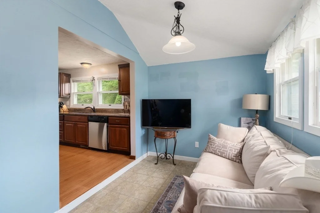Photo of 10 Riverside Dr