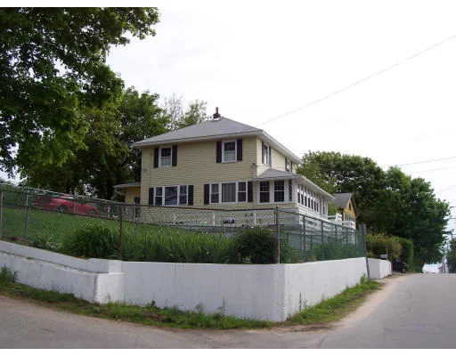 Photo of 38 Edgewater Rd