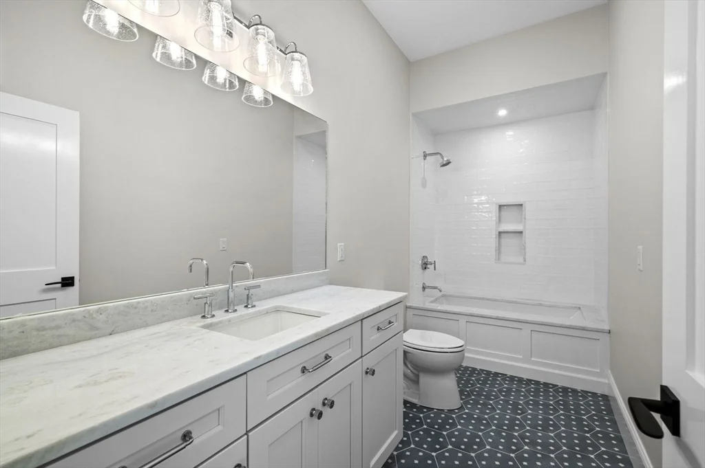 Photo of 20 Puritan Rd