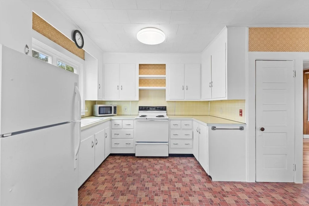 Photo of 10 Puritan Rd
