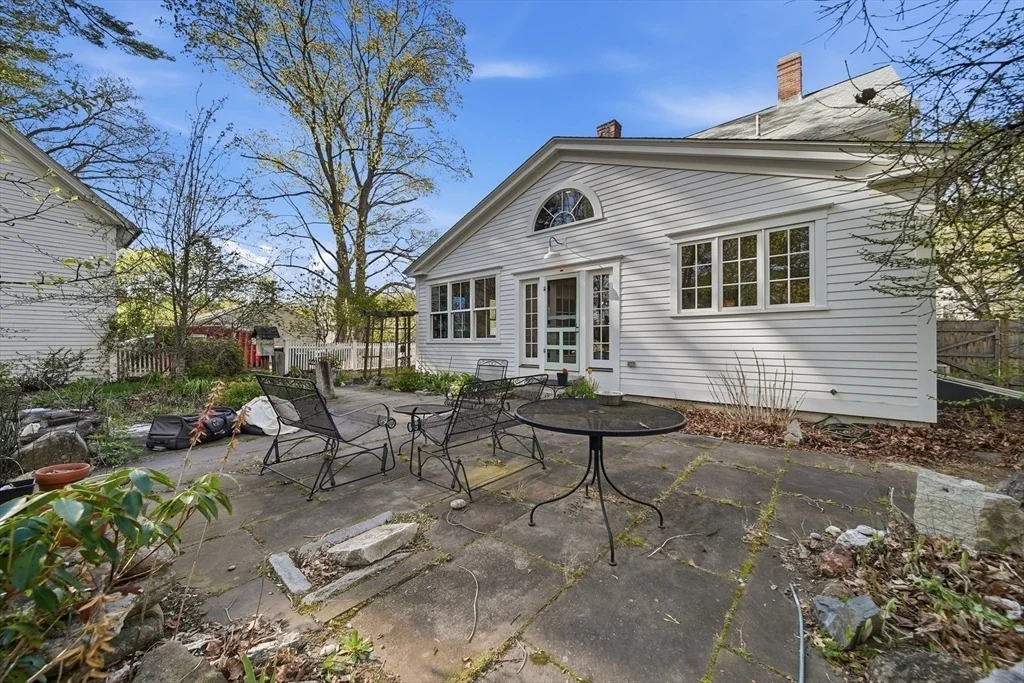Photo of 1547 Main St