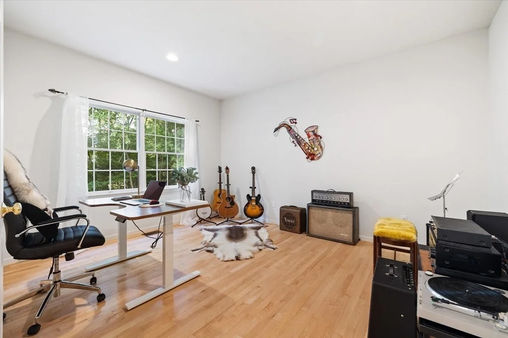 Photo of 7 Thoreau Cir