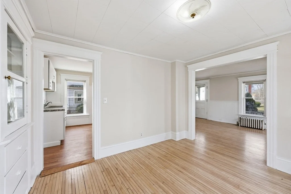 Photo of 32 Allen Ave