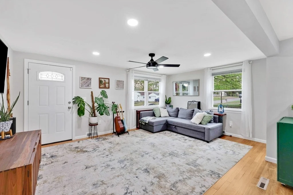 Photo of 152 Shady Brook Ln