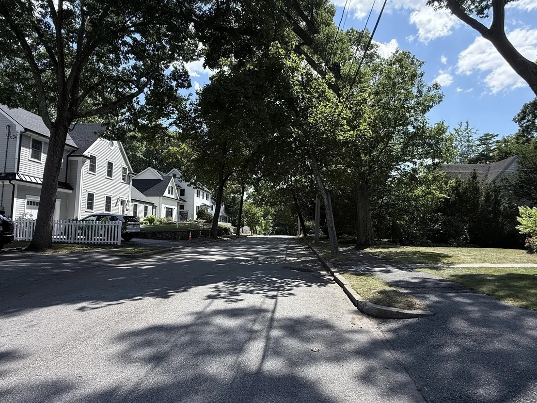 Photo of 32 Hickory Cliff Rd