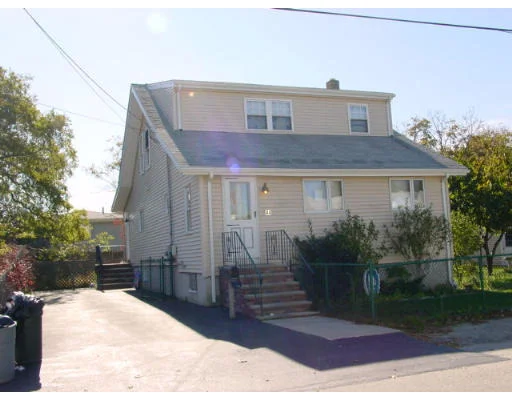 Photo of 44 E St