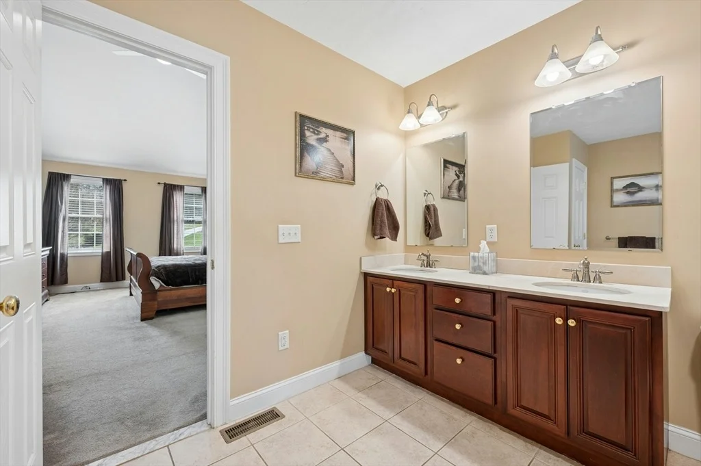 Photo of 320 Lincoln Circle