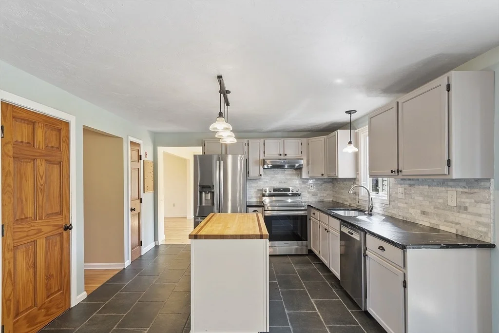 Photo of 6 Ashton Ln