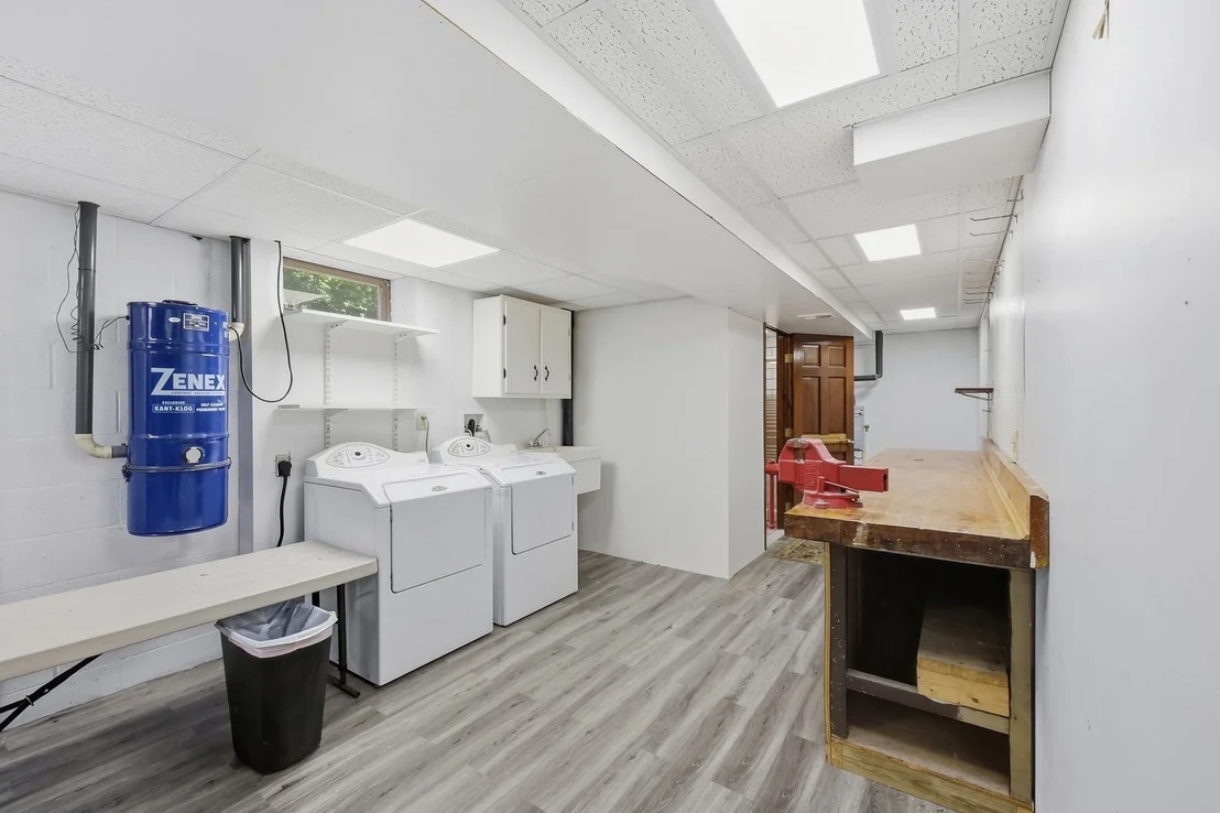 Photo of 227 Telegraph Ave