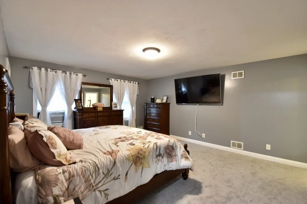 Photo of 5 White Birch Dr