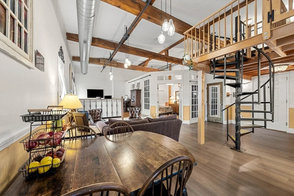 Photo of Unit 202 at 39 Millyard
