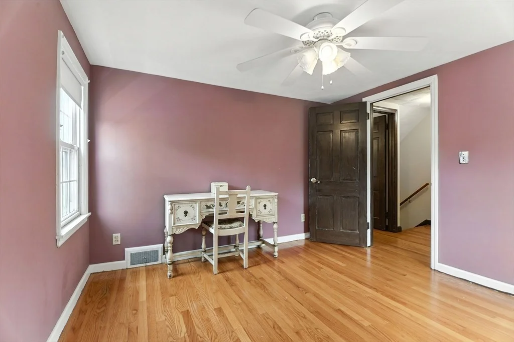 Photo of 384 Abbott St
