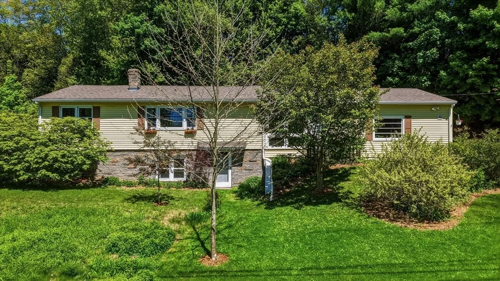 Photo of 16 Saybrook Cir