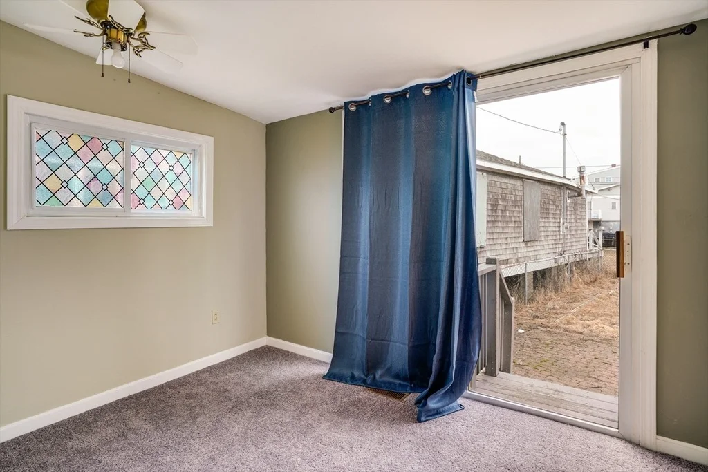 Photo of 115 Cable Ave