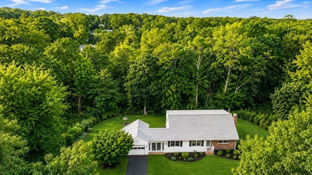 Photo of 33 Edgewood Rd