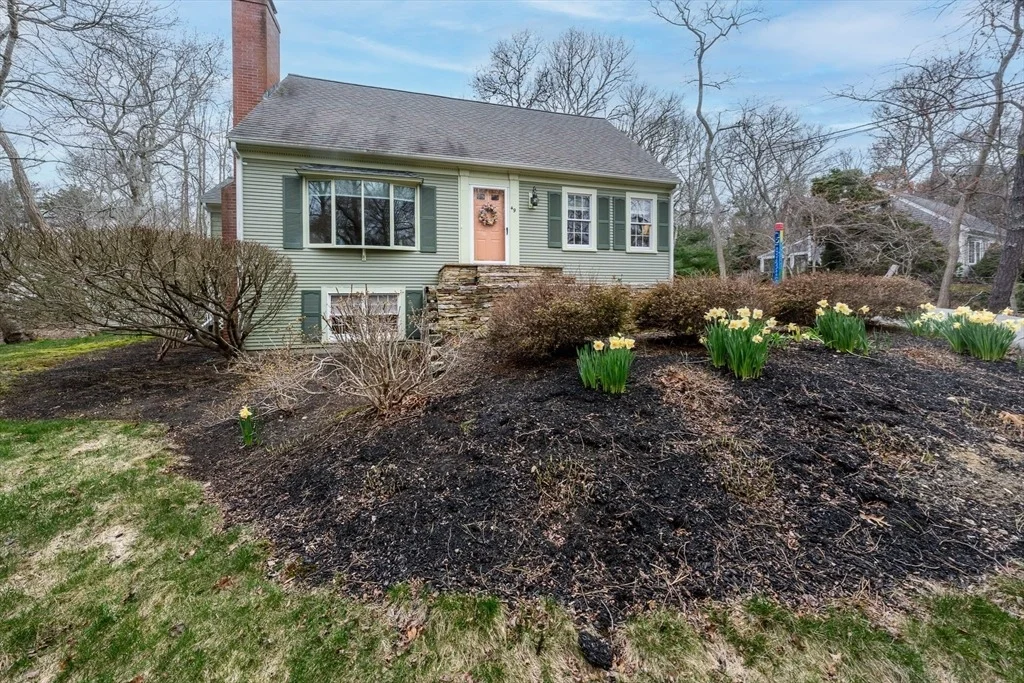 Photo of 49 Great Hill Dr