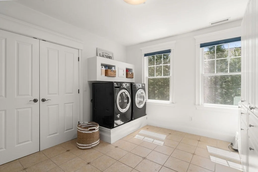 Photo of 33 Everett Street