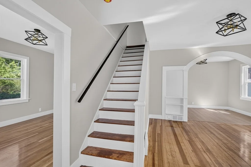Photo of 71 Great Neck Rd