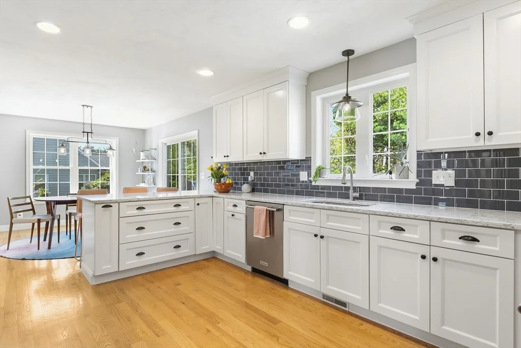Photo of 372 Franklin St