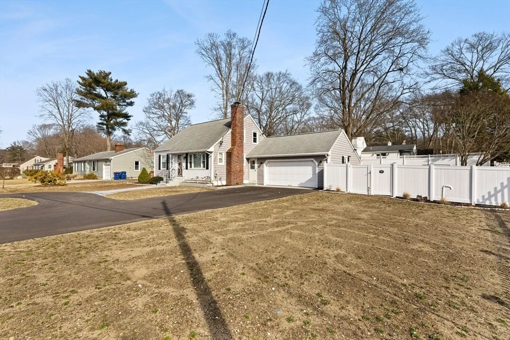 Photo of 13 Cherry Hill Dr