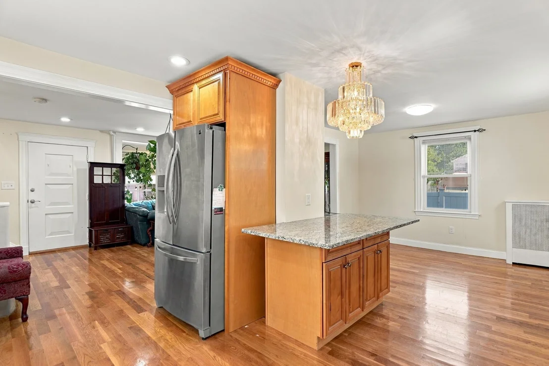 Photo of 7 Geneva Avenue