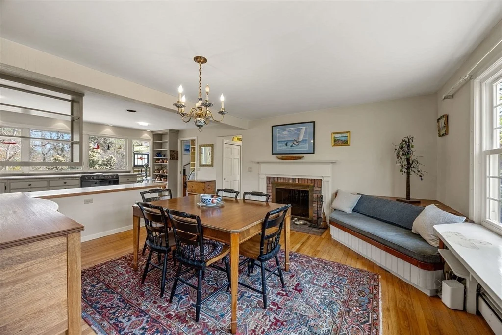 Photo of 90 Comanche Dr