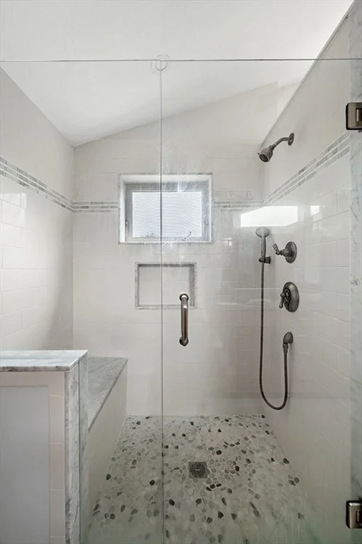 Photo of 170 Beacon St