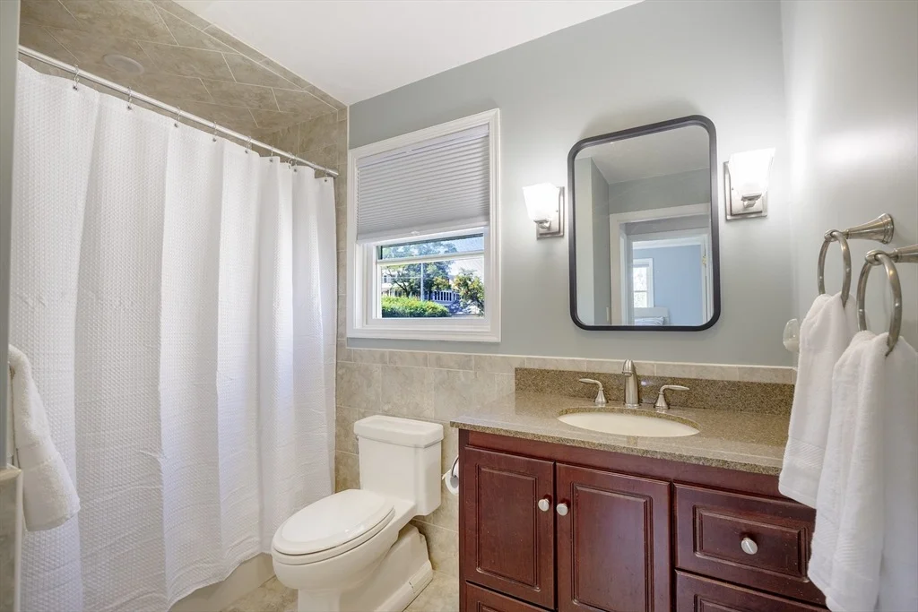 Photo of 38 Point Allerton Ave