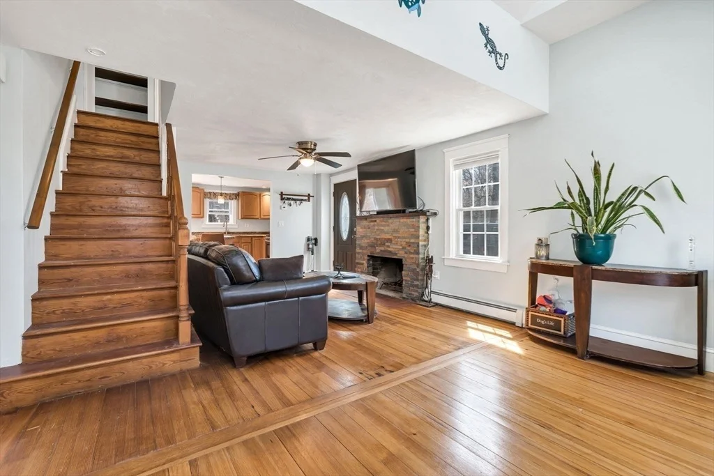 Photo of 478 Fall River Ave