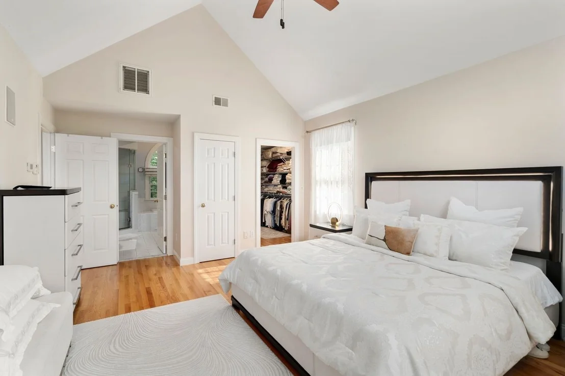 Photo of 20 Fern Brook Cir