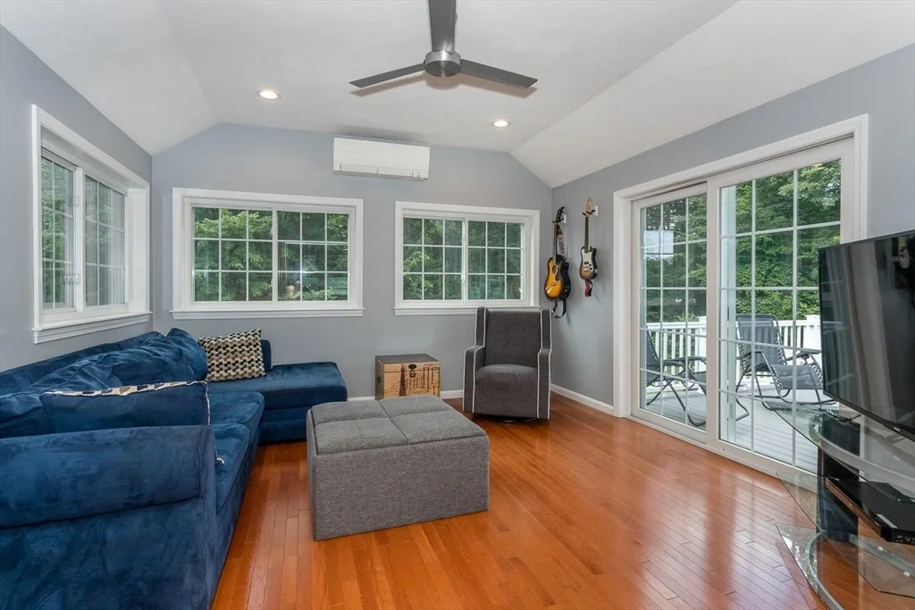 Photo of 11 Kathryn Ln