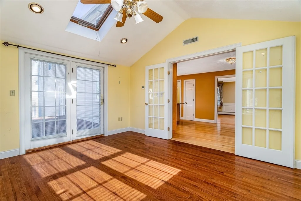 Photo of 4 Madigan Ln