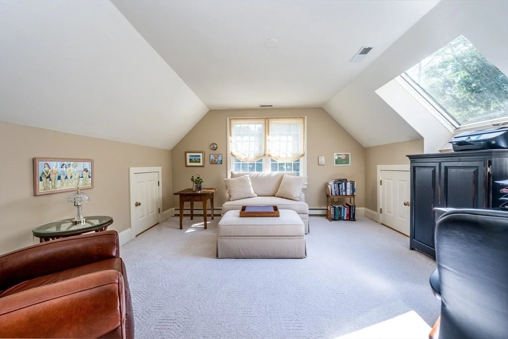 Photo of 8 Macandrew Dr