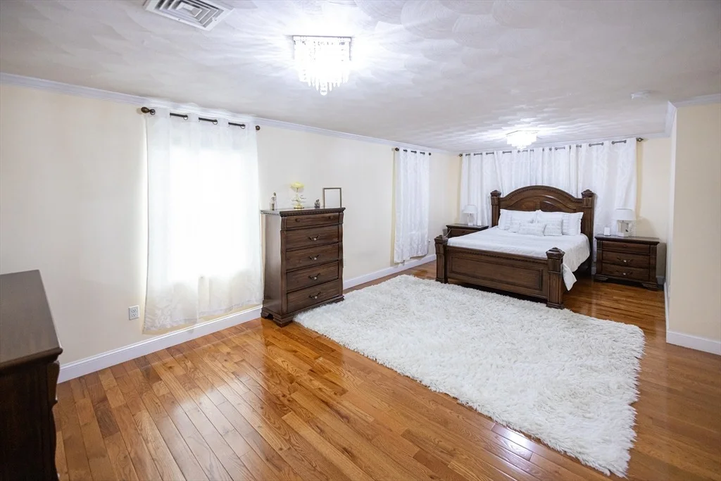 Photo of 76 River St