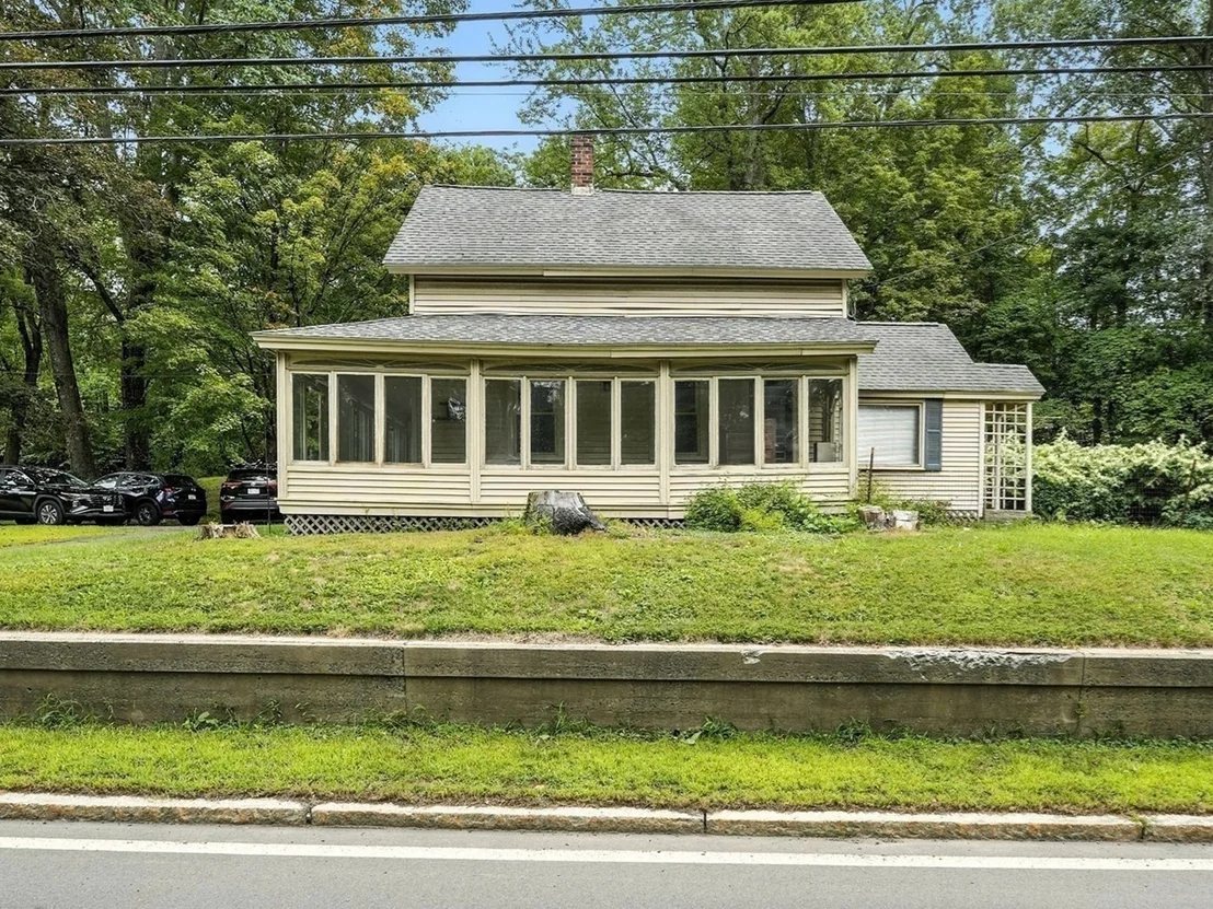 Photo of 734 Greenfield Rd