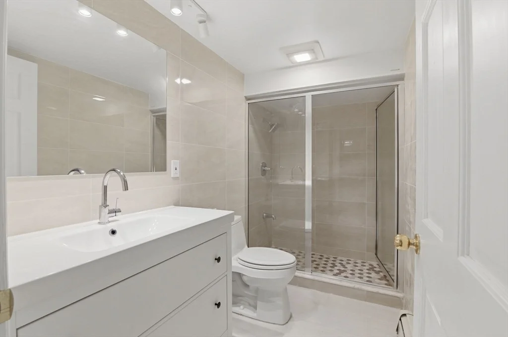 Photo of 63 Dickerman Ln