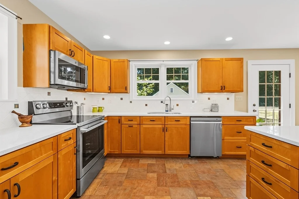 Photo of 661 Common Street