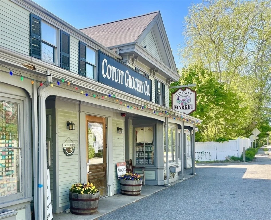 Photo of 374 Putnam
