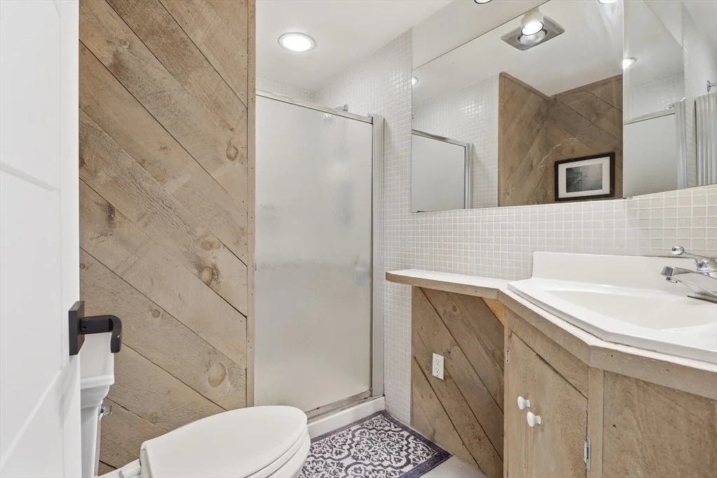 Photo of 131 Warren Ave