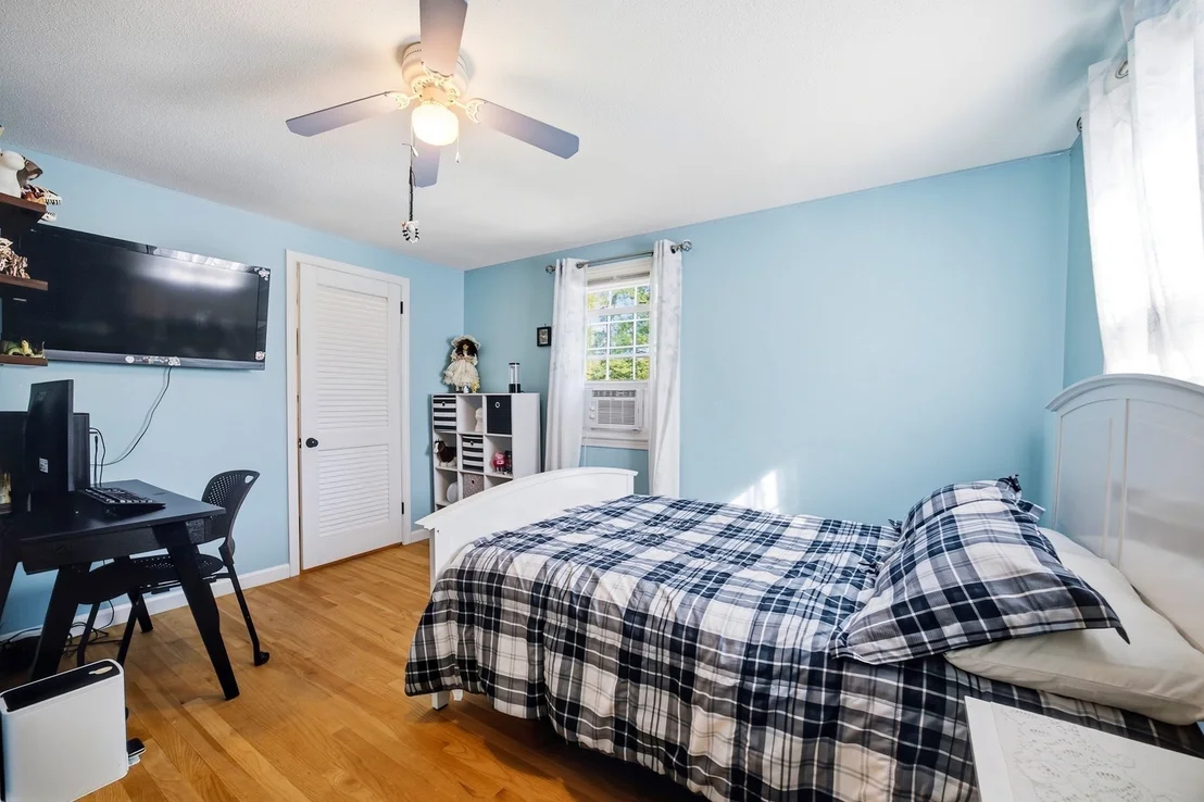 Photo of 291 Steiger Dr